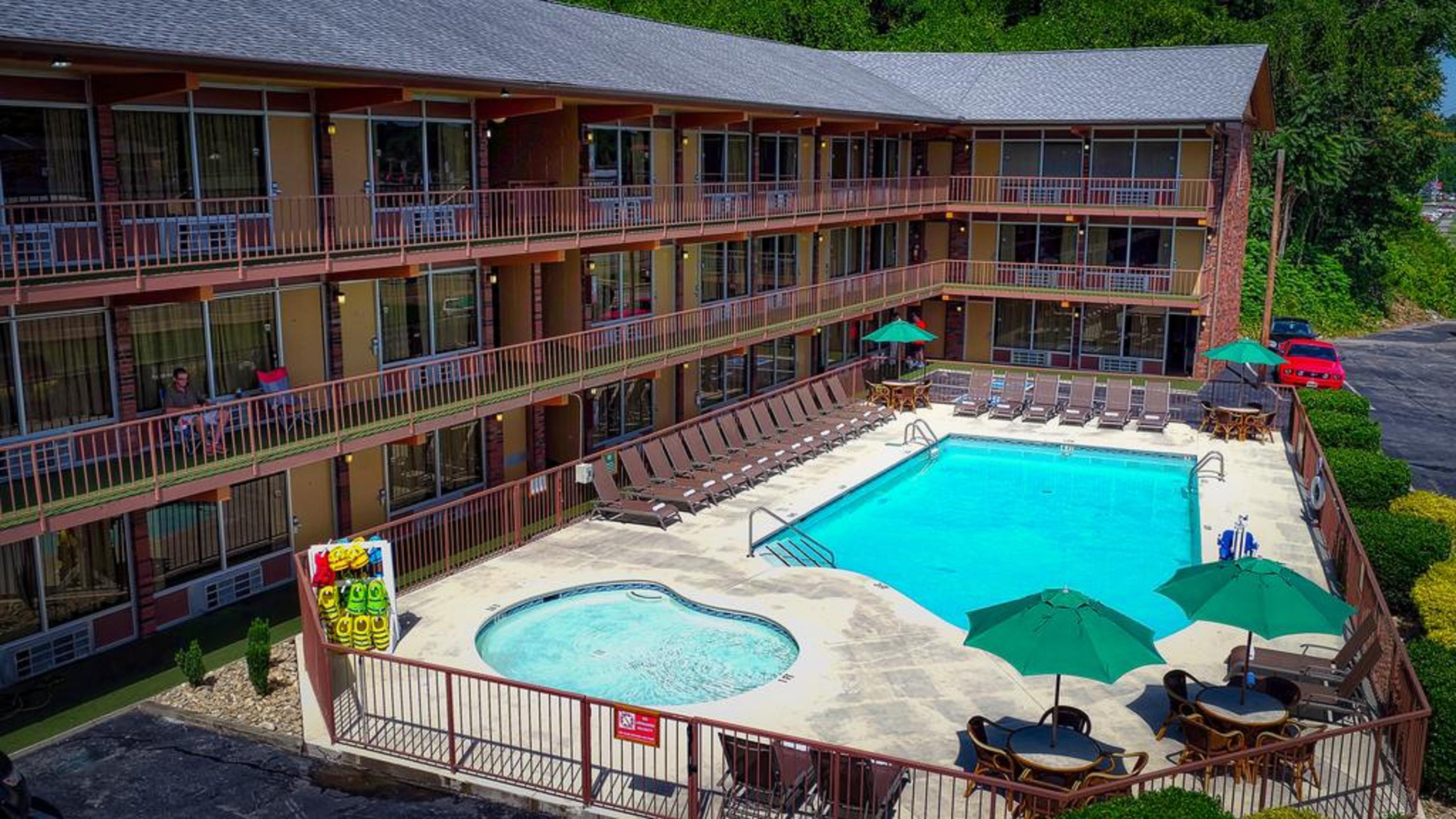 Wild Bear Inn Пиджен-Фордж Экстерьер фото