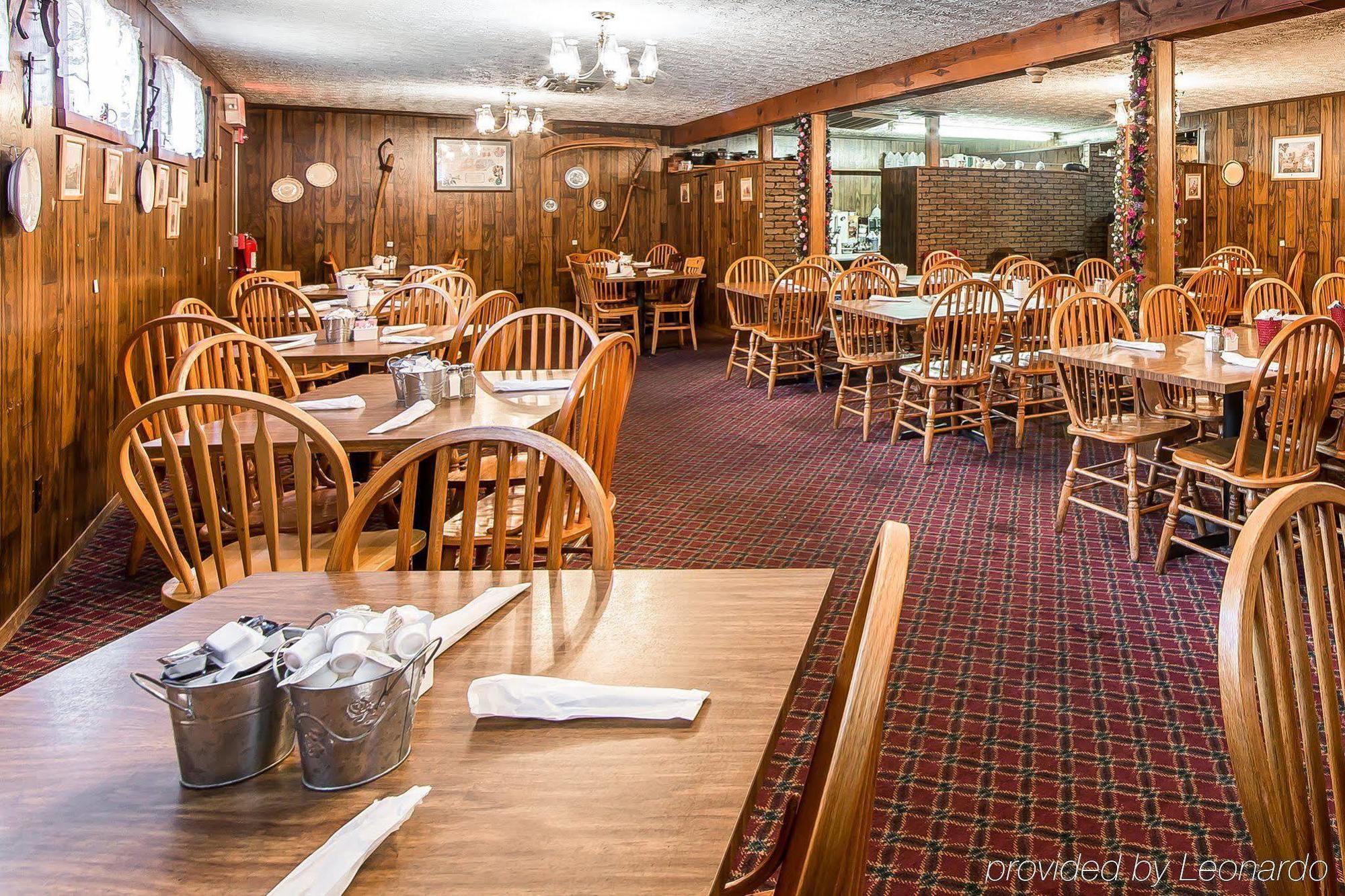 Wild Bear Inn Пиджен-Фордж Экстерьер фото