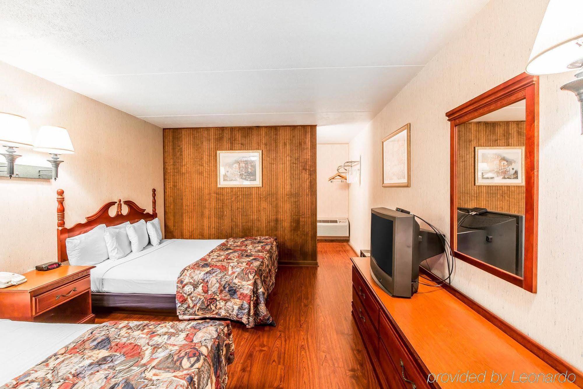 Wild Bear Inn Пиджен-Фордж Экстерьер фото